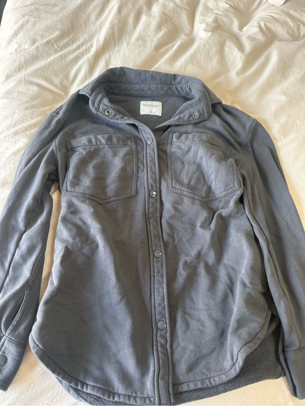 Gray Snap-Front Fleece Shirt Jacket Abercrombie and fitch size small like new